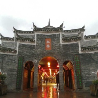 凤凰古城沱江coubgv5vfzsambobaaes2d6gocg122.jpg