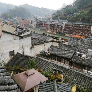 凤凰古城沱江coubgv5vfacack33abawmwgoeki721.jpg