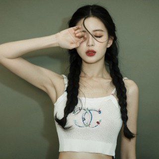 高清古风 竹排 意境美女唯美闭眼 可爱好看美女温心桌面壁纸背景图-墨鱼部落格.jpg