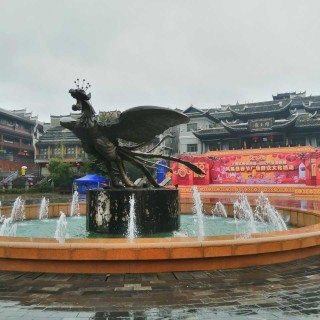 凤凰古城沱江coubgv5vfbcauu5qaar15rvlnnq758.jpg
