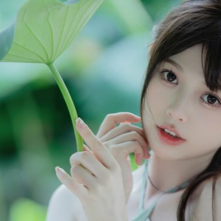 秀色可餐3绿色荷叶 护眼 美女壁纸-墨鱼部落格.jpg
